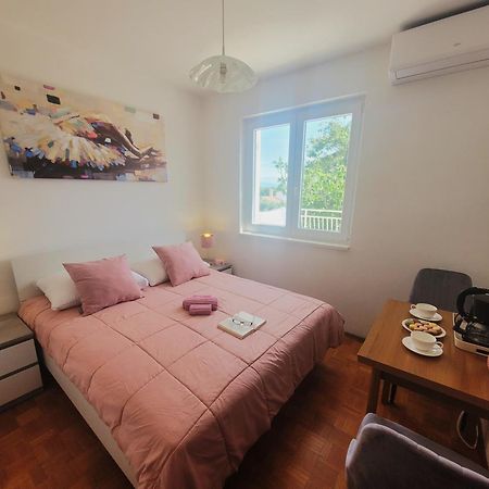 Apartments Blazevic Omišalj Buitenkant foto