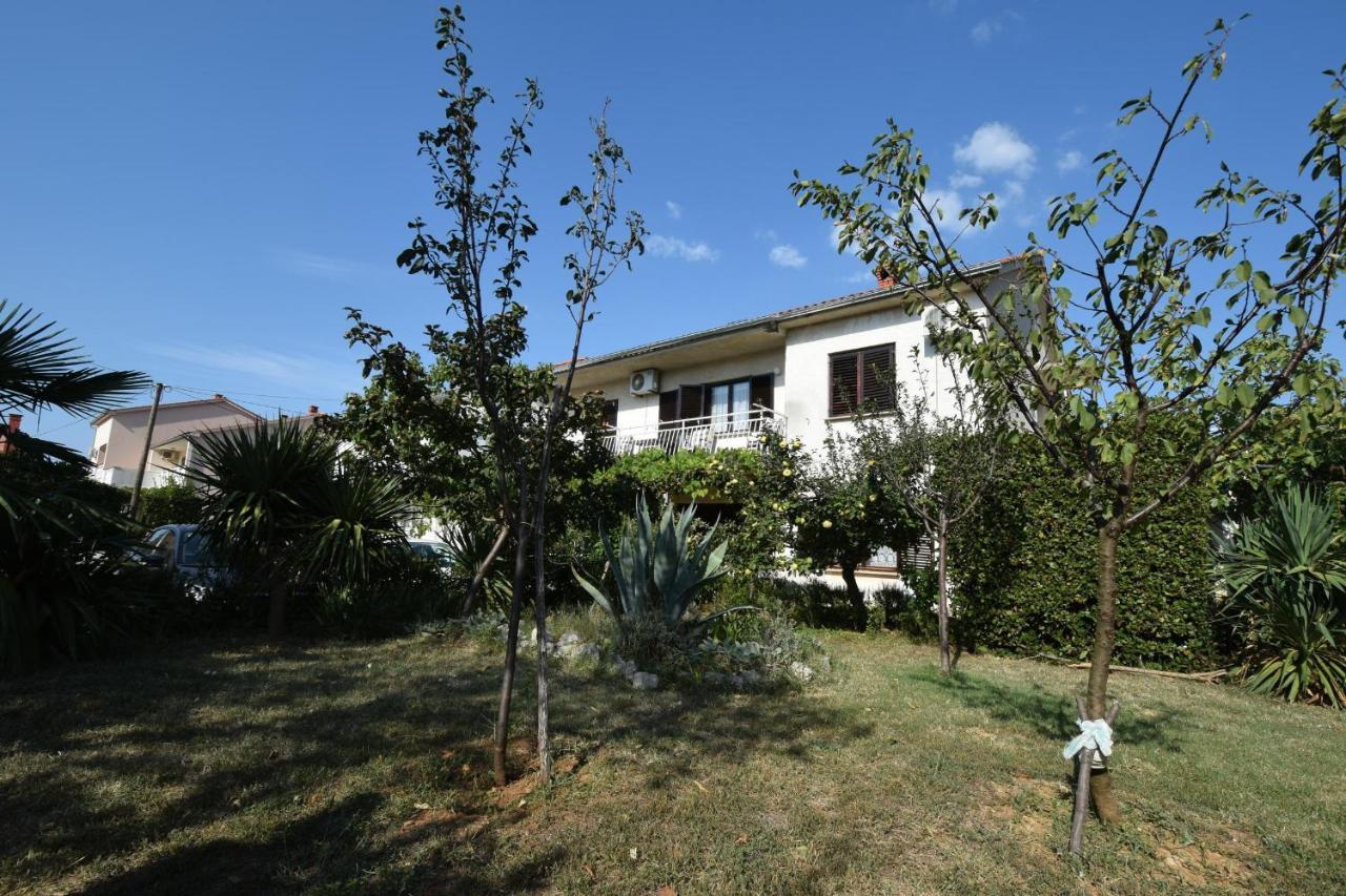 Apartments Blazevic Omišalj Buitenkant foto