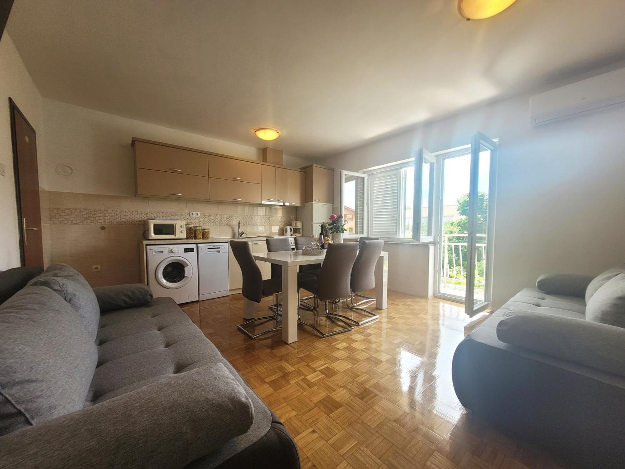 Apartments Blazevic Omišalj Buitenkant foto