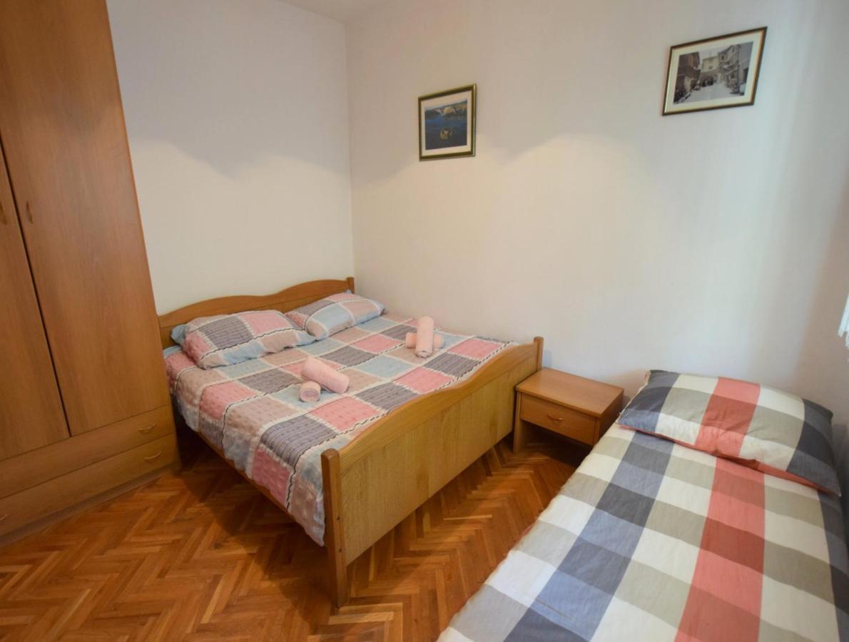 Apartments Blazevic Omišalj Buitenkant foto