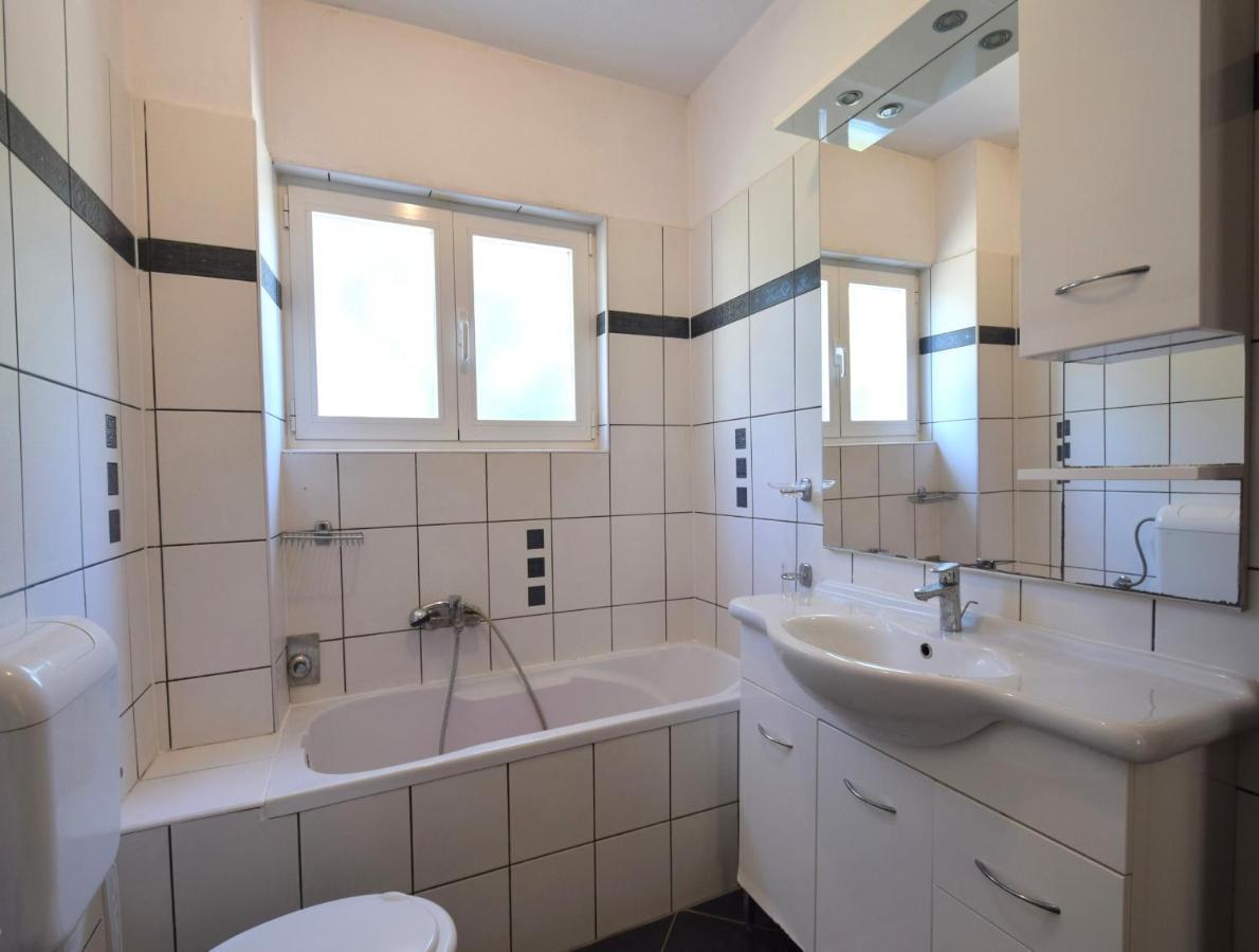 Apartments Blazevic Omišalj Buitenkant foto