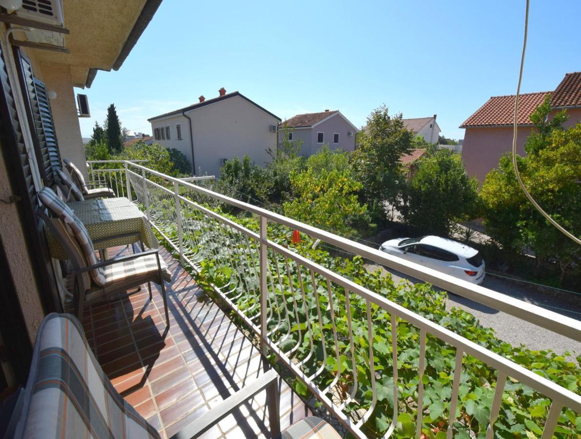 Apartments Blazevic Omišalj Buitenkant foto