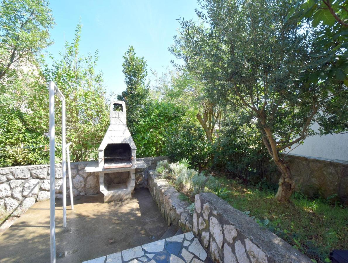 Apartments Blazevic Omišalj Buitenkant foto
